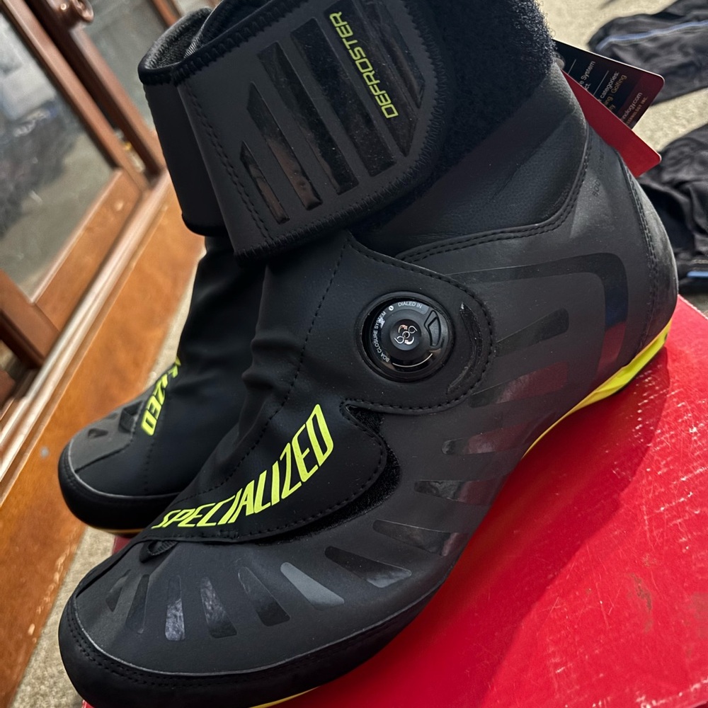 Specialized defroster rd shoe